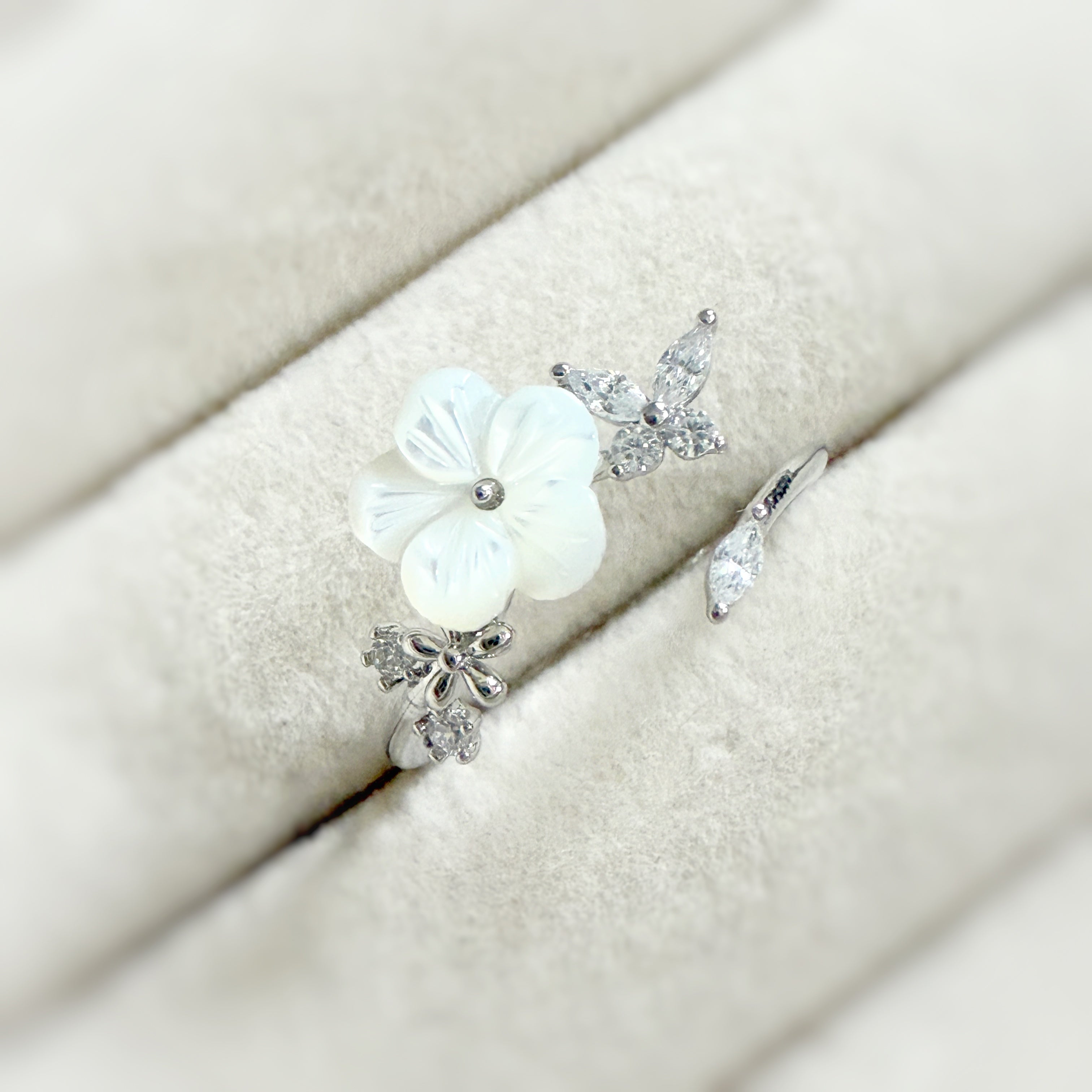 Mother-of-Pearl Petal Fantasy Silver Adjustable Ring - Sisilia Jewels