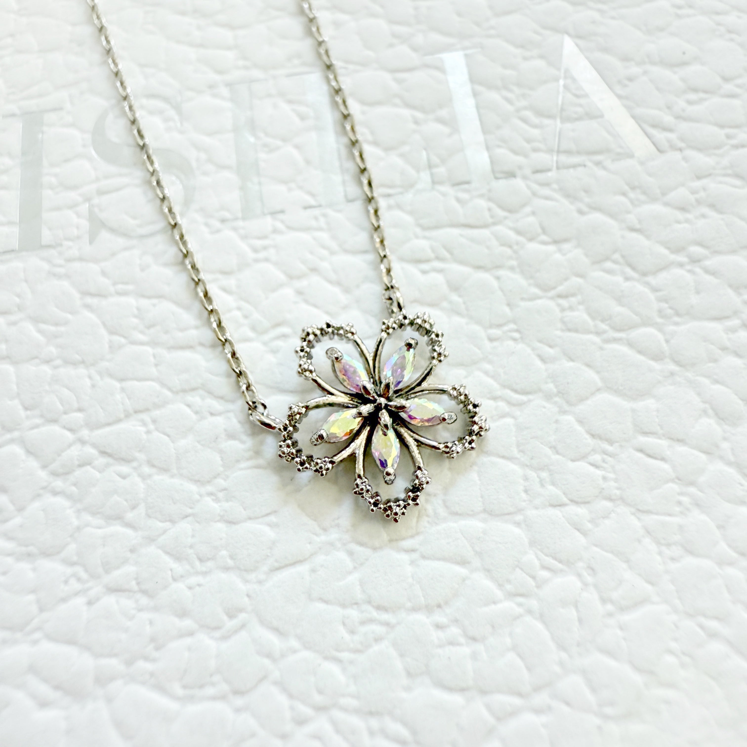 Forget-me-not pendant necklace - Sisilia Jewels