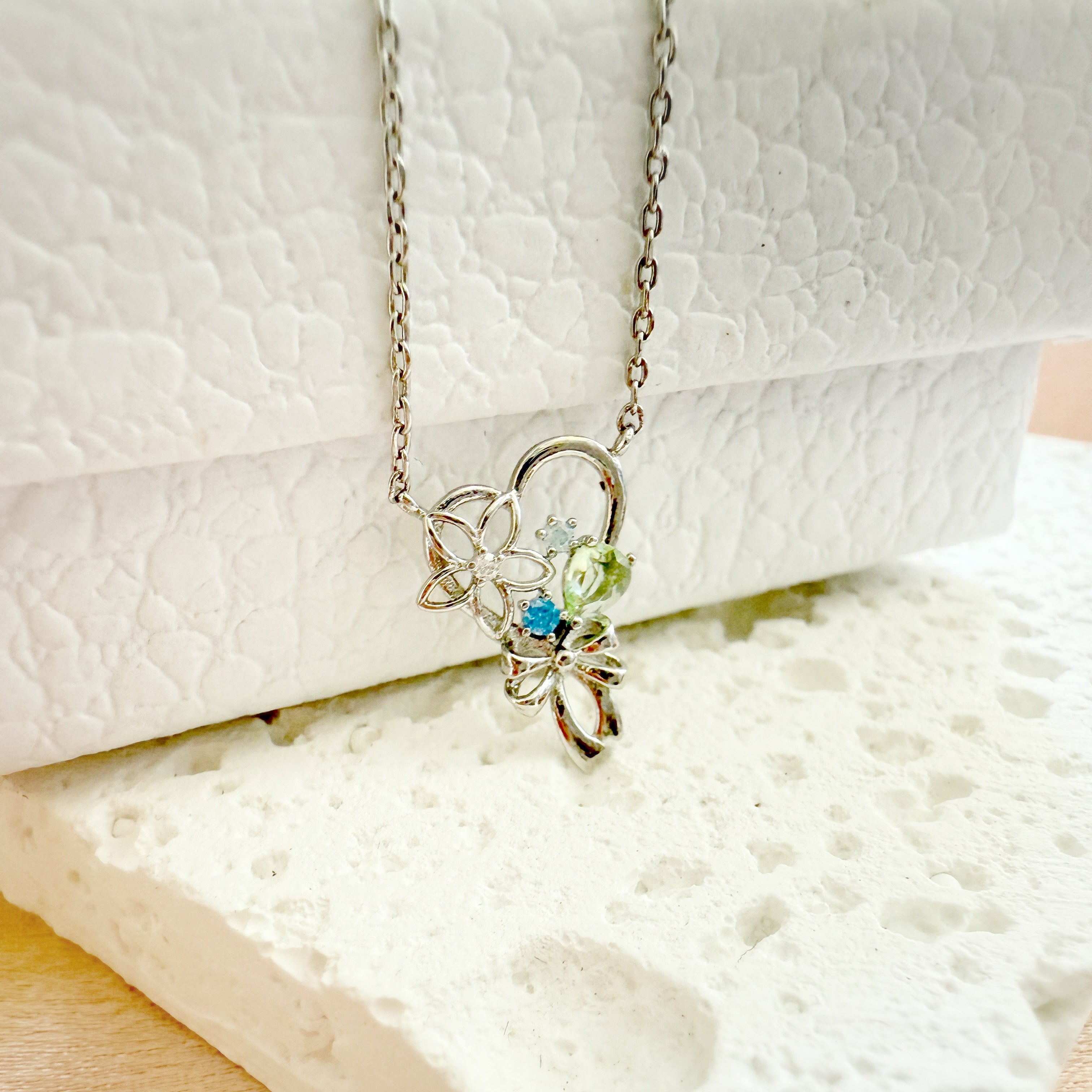 Silver tiny flower pendant necklace - Sisilia Jewels