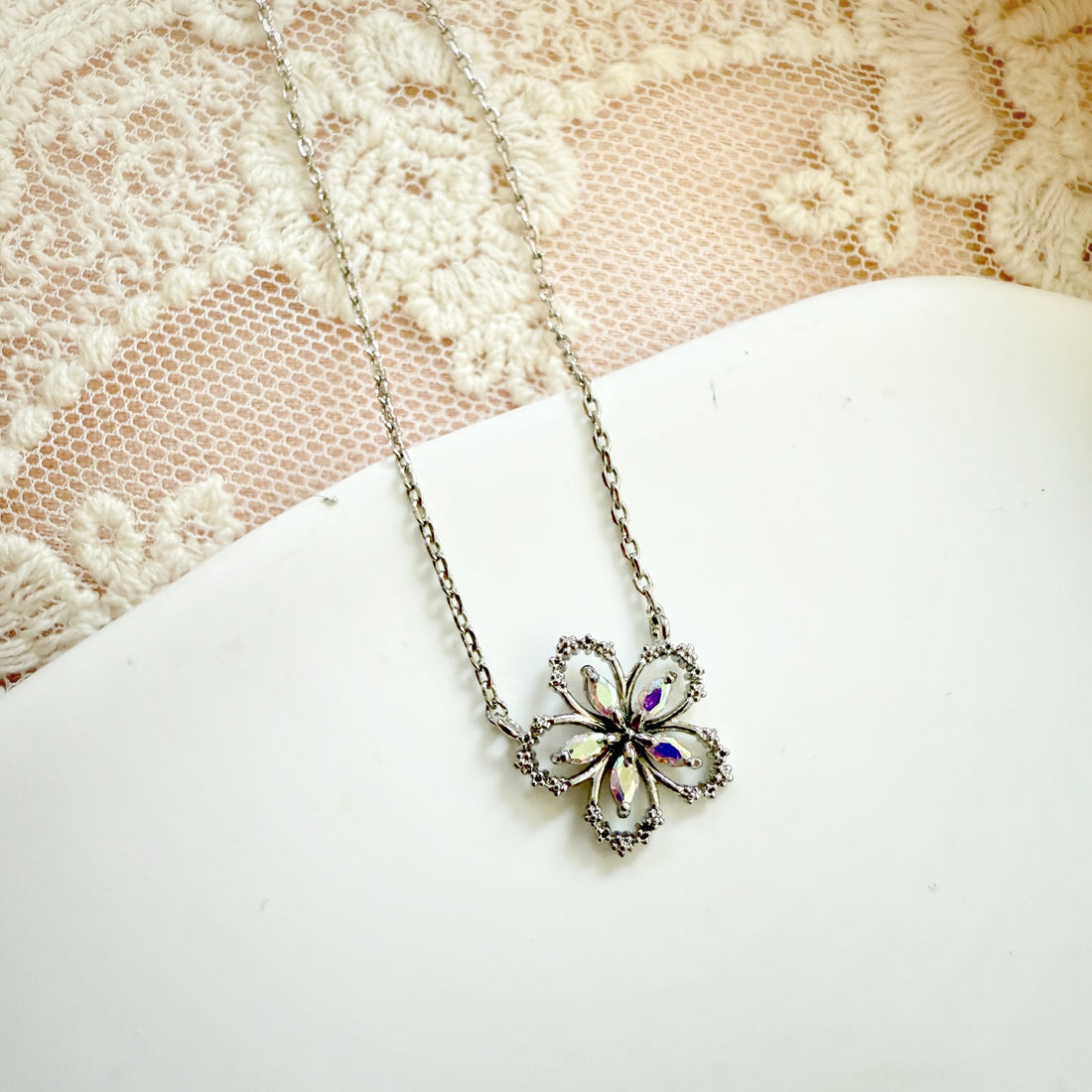 Forget-me-not pendant necklace - Sisilia Jewels