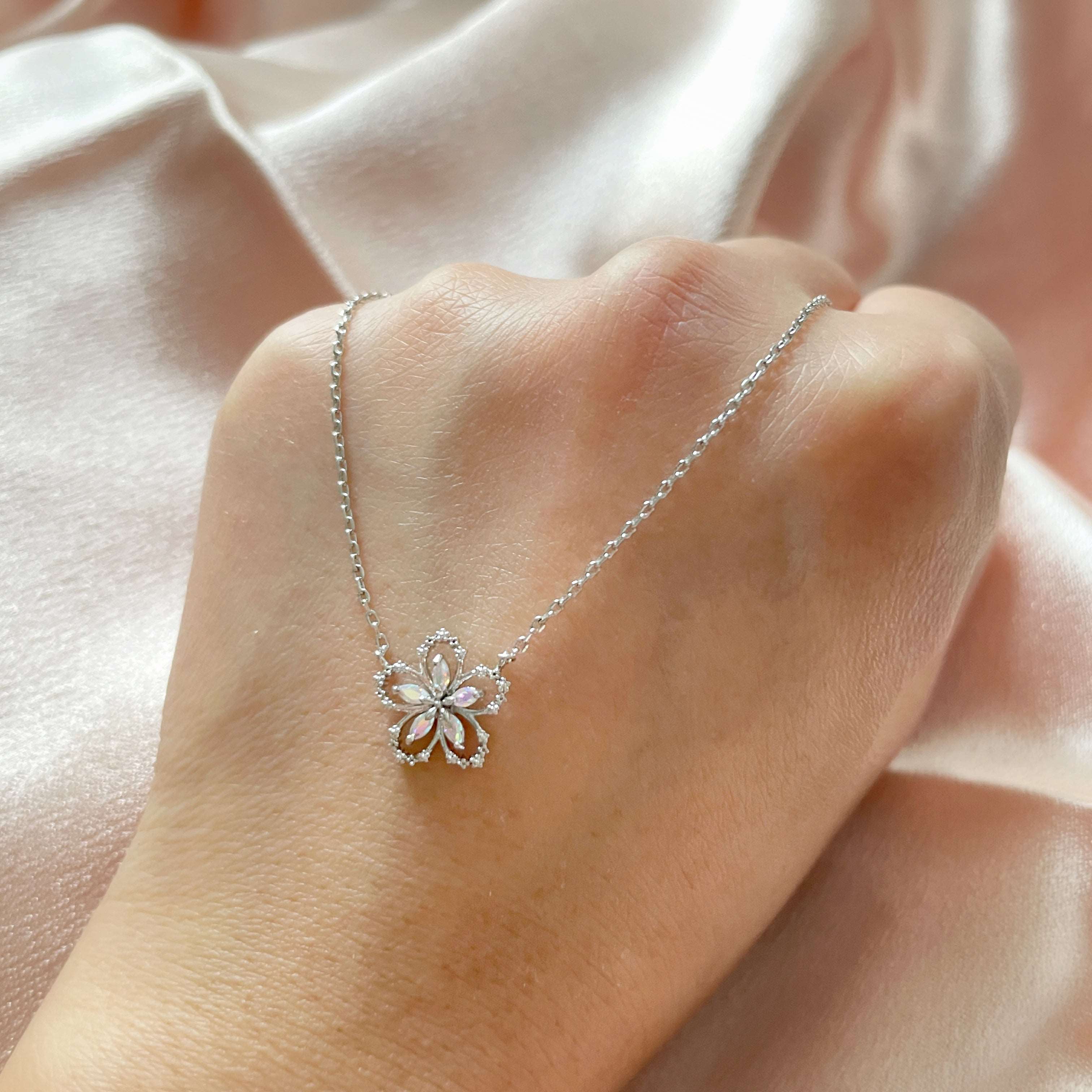 Forget-me-not pendant necklace - Sisilia Jewels