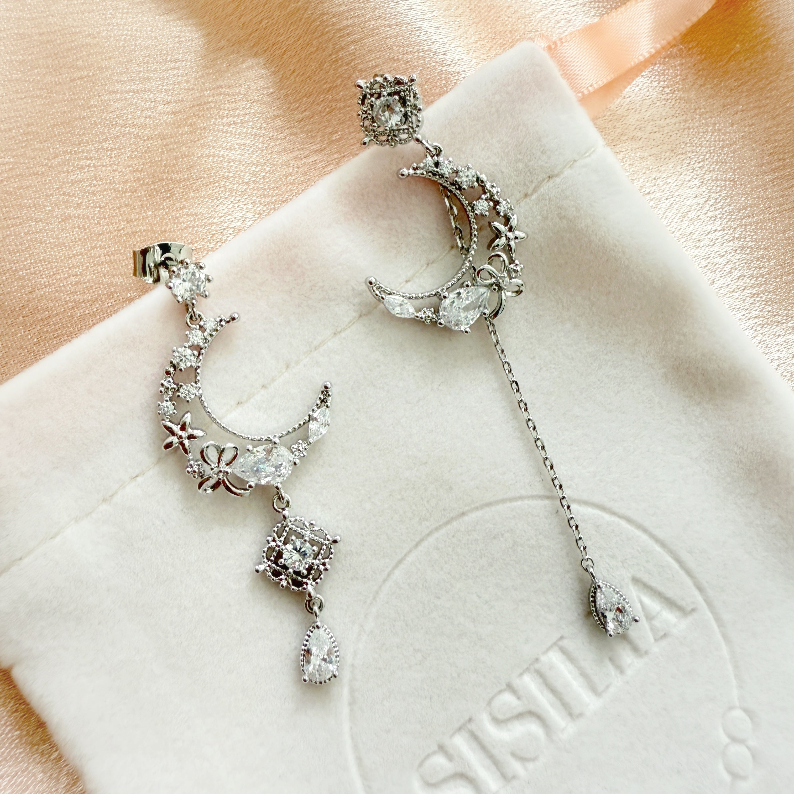 Flower On The Moon Silver Dangly Earrings - Sisilia Jewels