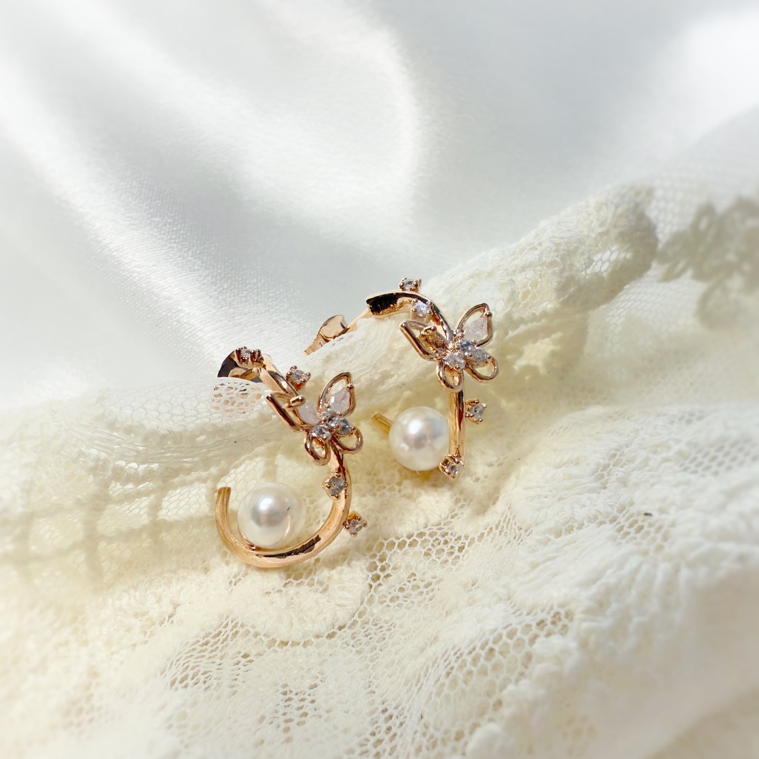 Rosewing Pearl Accent Hoops