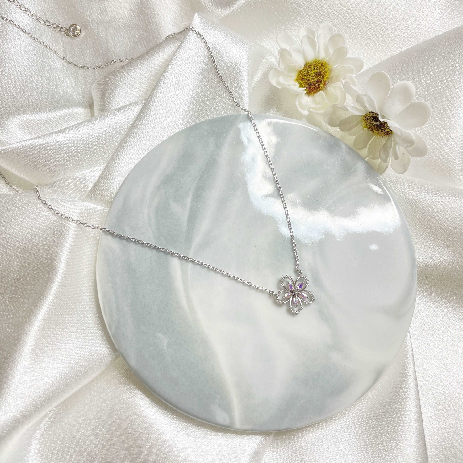 Forget-me-not pendant necklace - Sisilia Jewels